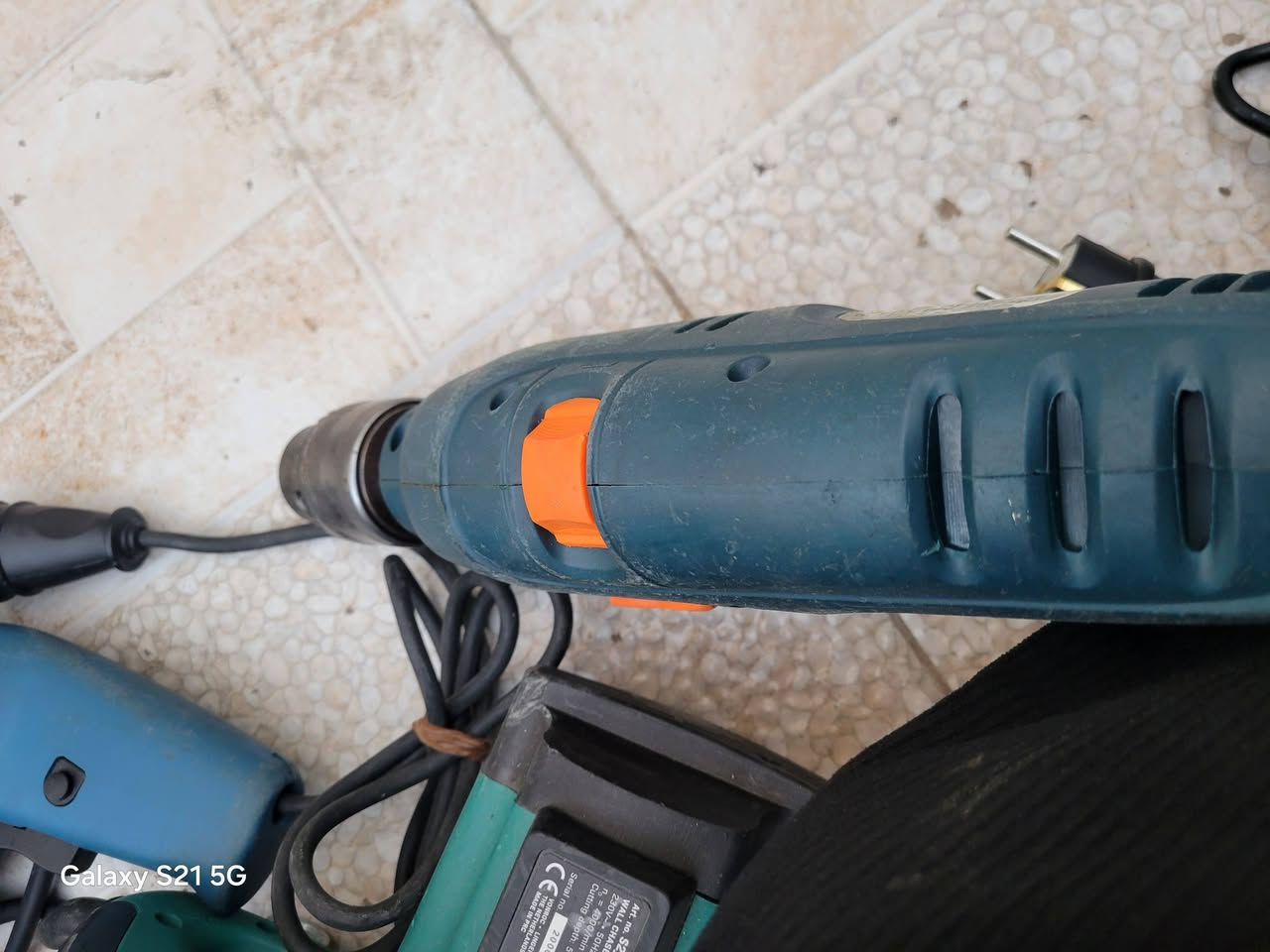 دريل فتح وشد وهمر تزريف طوبة حديد قوي 13 ملم الماني وارد المانيا للبيع السعر ٦٠ الف واصل الشراي يراسلني او يتصل واتسب*********** توصيل موجود لكافة المحافظات
