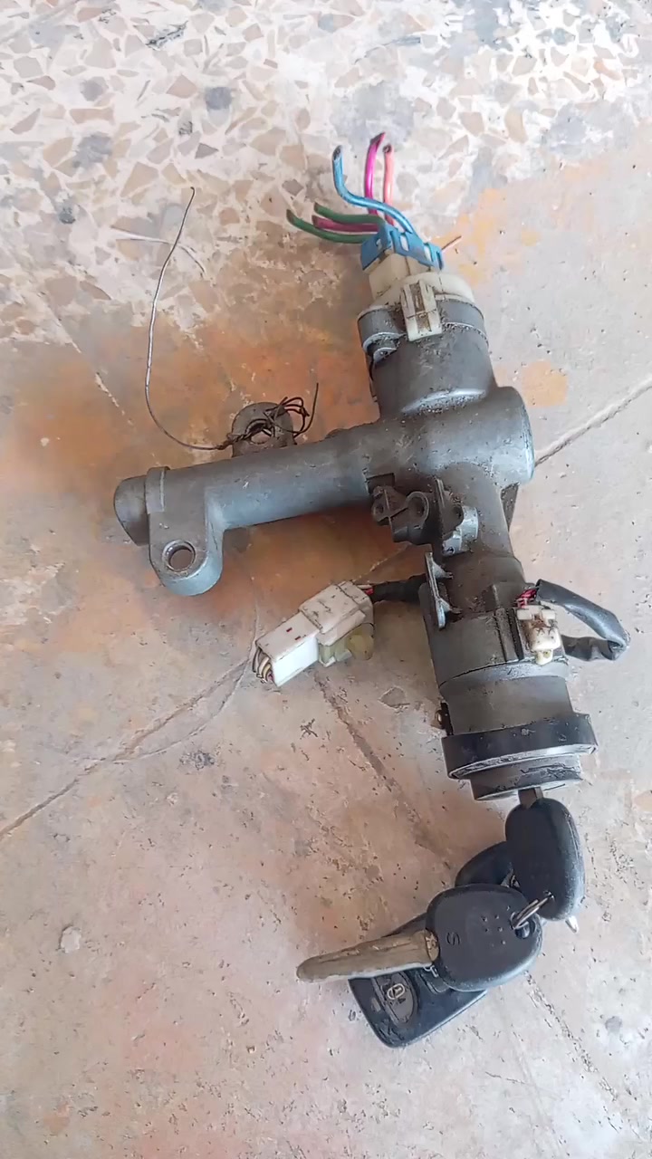 السلام عليكم اي قطعه ٢٥ مع توصيل *********** واتساب
