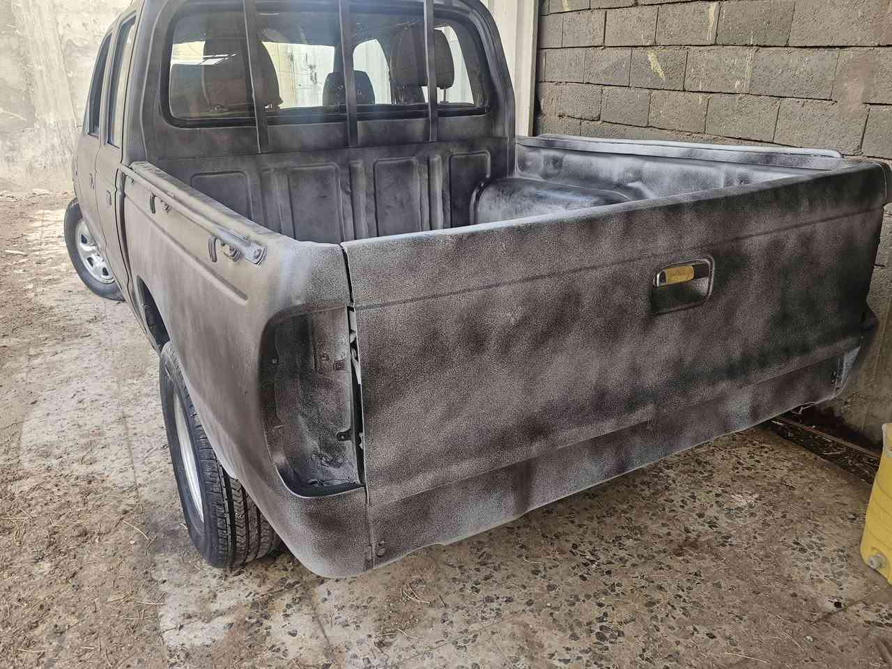 فورد رانج ٢٠٠٣ مزاد وزارة الداخلية السياره مصبوغه اساس وكامت المكينه السياره غراضه كامله وكل الاغراض جديده وما ناقصه اي شي ما عده المكينه  السعر ٢٤$ للإستفسار الاتصال على الرقم *********** .....مكان السياره البصره وراعيه الي باسمه كتاب المزاد موجود بالبصره
