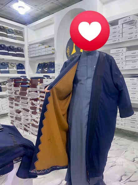 فروة هربد فصال الموصل الحمدانية شغل عراقي درجة اولى 
نقشة زكزاك
لون نيلي+ اسود
جميع القياسات متوفرة
السعر 65 الف
متوفر توصيل كافة انحاء العراق 5 الف

العنوان صلاح الدين العلم
هاتف ***********
