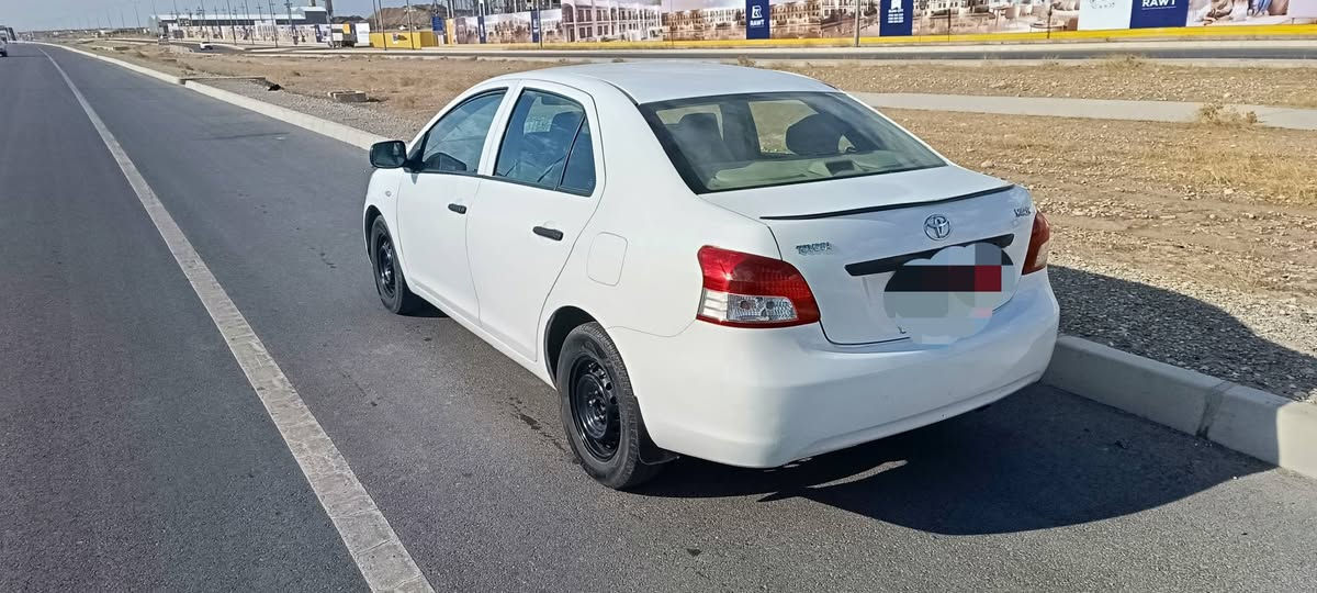 ‏یارس 2013.
‏هەزار 263 رۆیشتیە
‏Abs
‏گێر تۆماتیکە
‏دەبل گیجە 
‏سەنەوی بەسەرچووە
‏گیرو مکینە بەشرتە
‏3پارچیە و دەرگای سایق بیلادی گۆراوە هەر دوو ئێرباگی تەقیە
‏مجالەکی کەم تێدایە
‏***********
‏ أربيل, العراق
