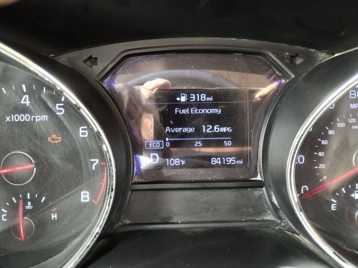 السلام عليكم سيدونه موديل 20 لون ابيض للبيع
سياره فول عادي يعيني مابيه مواصفات
ضرر ثلث قطع وجاملقات امامي بارد
ماشيه 101 حقيقي كير مبدل بي دهن وفلتر
والمحرك شرط 
مكاني صلاح الدين الشرقاط
السعر 210 وبيه مجال
الاستفسار اتصل ***********
