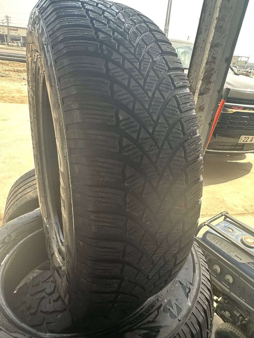 215/65/17
فتح باله اللماني 
يوجد توصيل لكافه محافظات العراق 
***********
