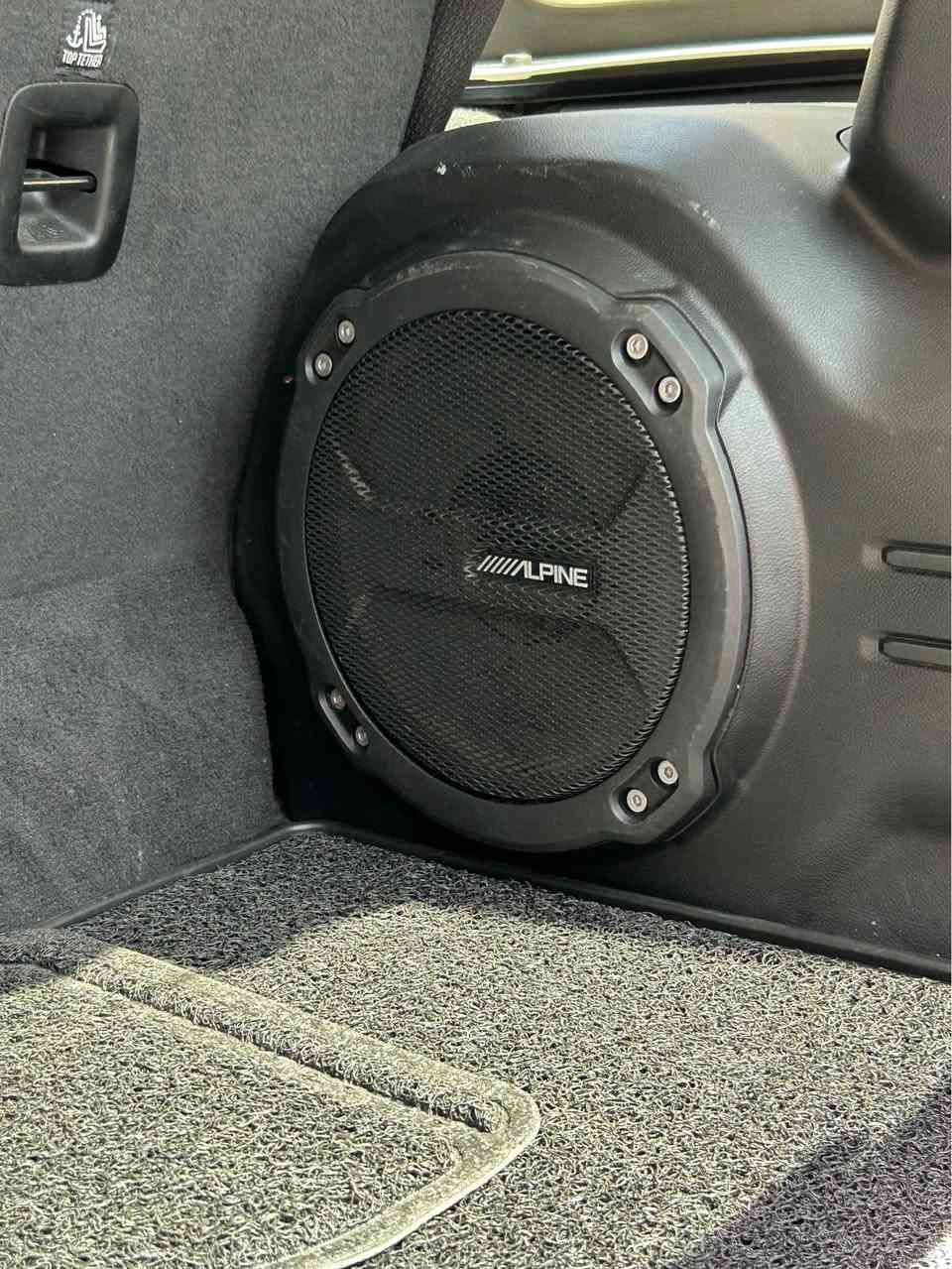 جيب رانكلر ويليس فول مواصفات موديل 2024ماشية 13الف سيارة جديدة بدون اي نقص بيها صبغ جاملغ خلفي  حادثها رايدها ٢٨٨٠٠ $ مكاني حي القاهرة للاستفسار *********** بغداد, العراق
