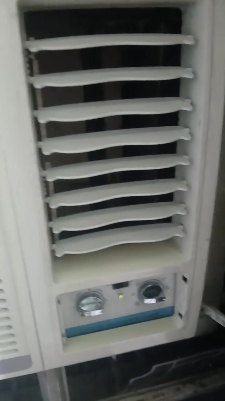 سعر
١٠٠
و
٢٠ الف 
فقط وتساب ***********
