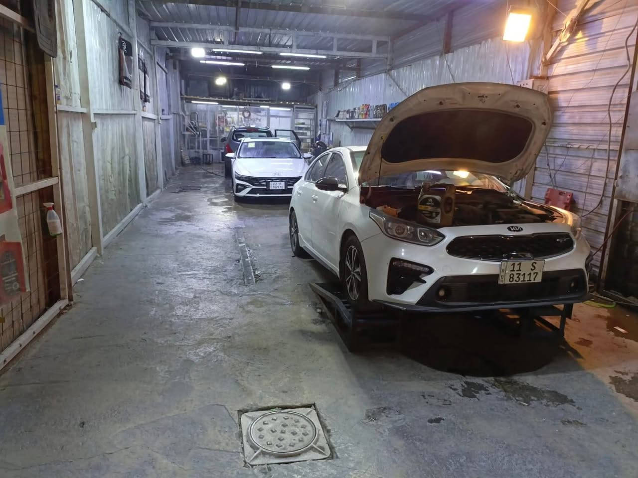 السلام عليكم ورحمة الله گراج غسل  سيارات هوه وغراضه للبيع لعدم التفرغ  العنوان حي الحسين قرب اسواق گاردينيا التفاصيل موضحه بالفديو
***********و اي استفسار يرجى الاتصال على الرقم
