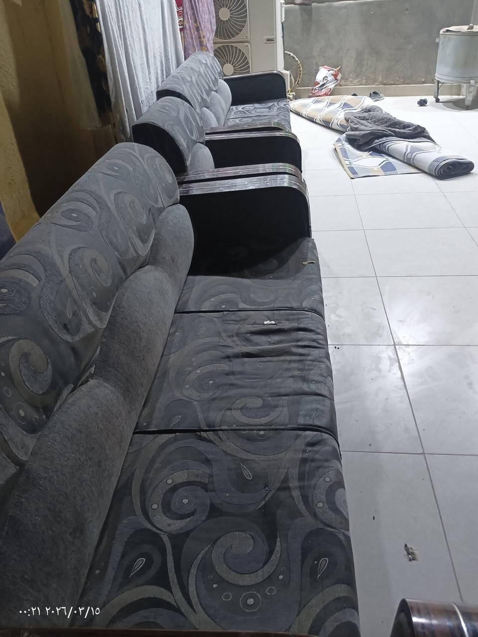 طخم قنفات يتكون من 2 ثلاثي و2 فردي و1 زوجي
نظافه 80٪
السعر 200
المكان سوق الشيوخ الاتصال على الرقم ***********
