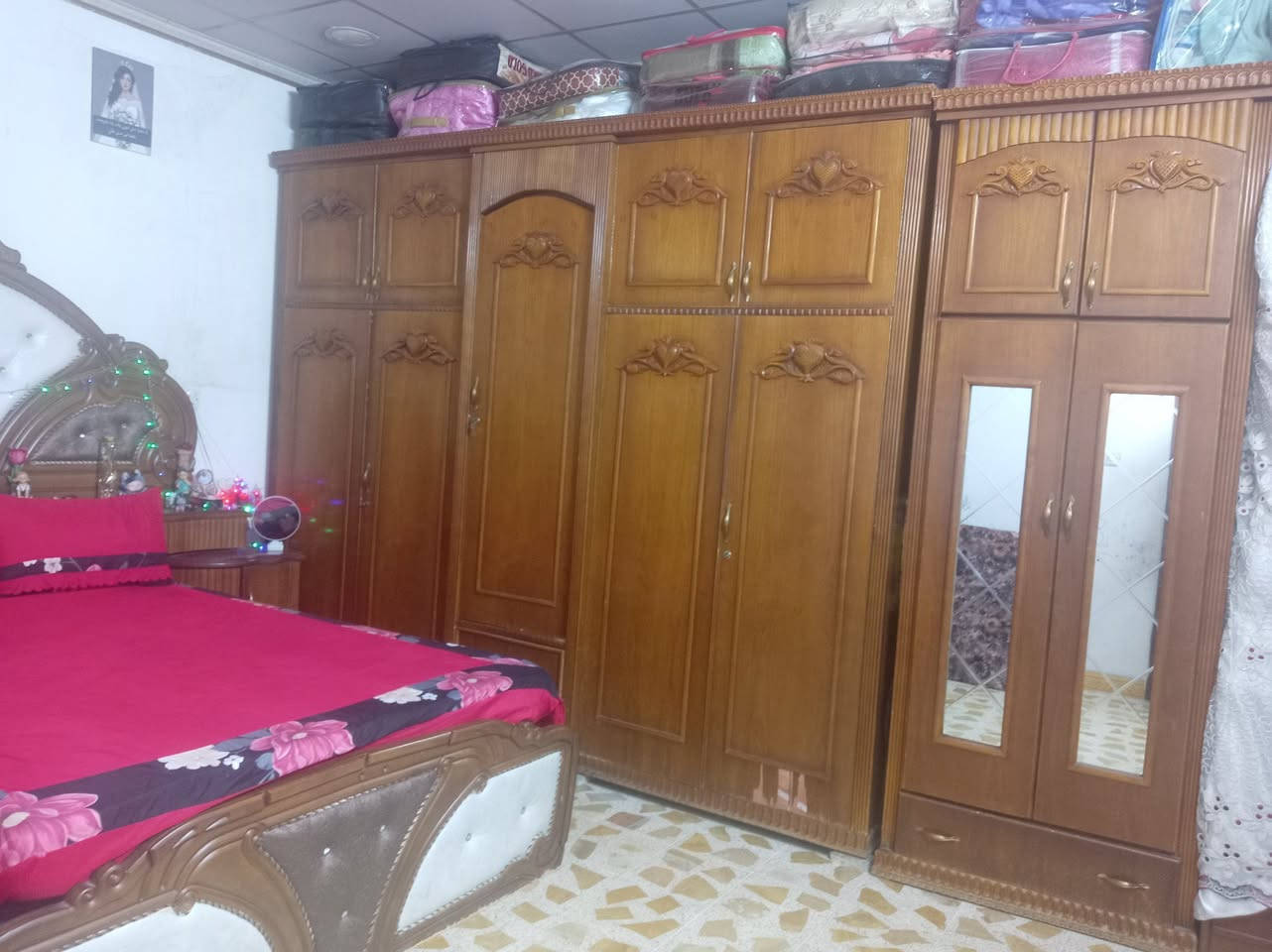 غرفه للبيع نظيفه صاج عراقي السعر ٨٥٠ مكانها ميثاق ***********
