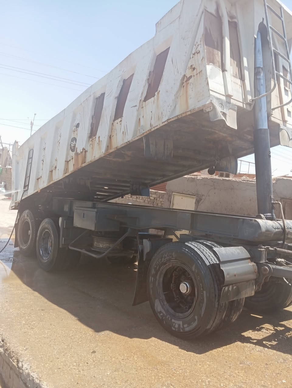 السلام عليكم عربانه للبيع تخم تايرات جدد حداديه جديده دنجير 16 شاص الجديد مقفوله شاصيه كفاله عامه تريد بس بودي شغاله حاليا جاي تشتغل السعر 70 ورقه قفل رقم الهاتف*********** رقمي الثاني*********** اكثر استفسار على هذا الرقم مكان العربانه ديوانيه
