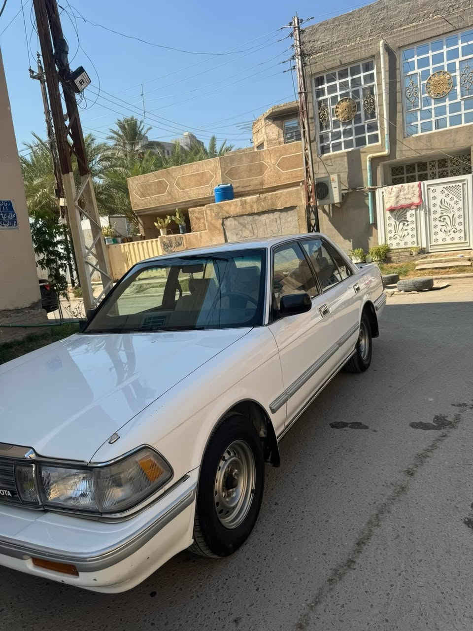 السلام عليكم
سوبر سيدان 1990 
محرك بلادي كير عادي 5M 
على وضع الشركة حصراً 
السعر 108 
مكان بغداد الشعب 
للاستفسار الاتصال بلرقم ***********
