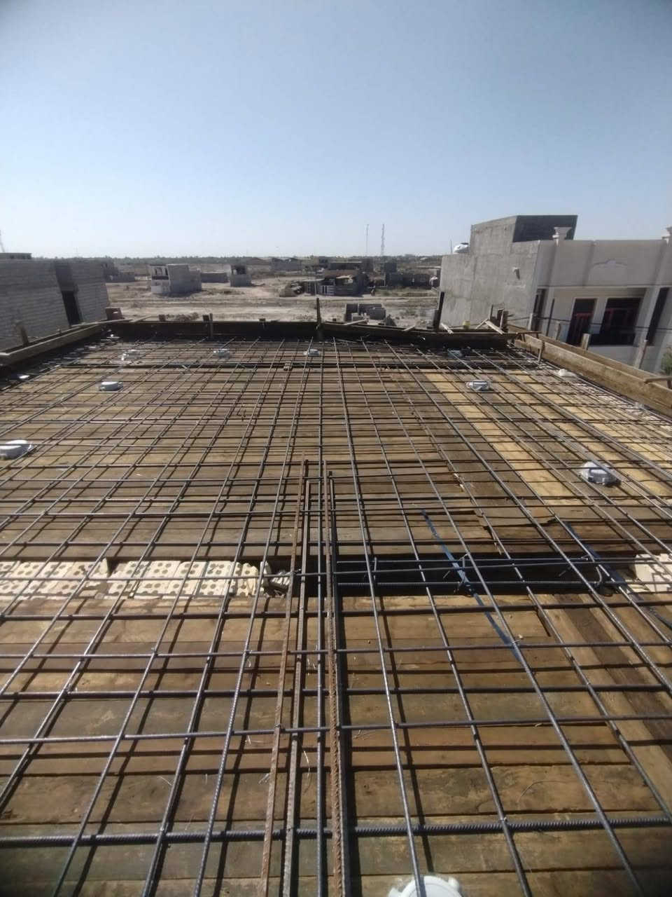 سلام عليكم متوفر نجاره وتسليح و تفليش وترميم 
شغل نضيف / العمل داخل بغداد 
للاستفسار الاتصال على هذا الرقم 
*********** /
او الواتس اب متوفر
