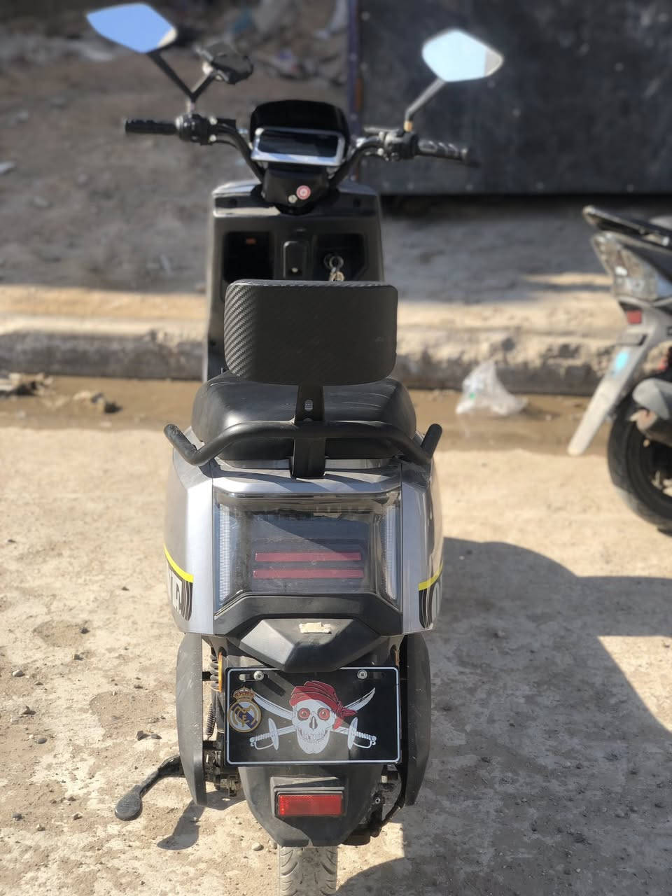 دراجه شحن للبيع
خمس بطاريات
ثلاث سرع
من النوعONE
السعر: 750 وبيها مجال 
تواصل خاص


**إذا كنت صاحب هذا الإعلان وتريد حذفه لأي سبب، رجاءا أرسل رسالة إلى الدعم الفني**