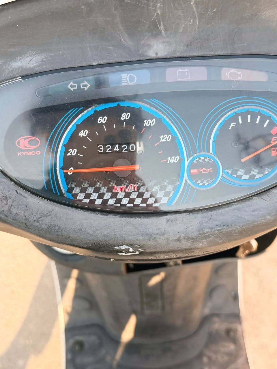 السلام عليكم 
دراجه كامكو V2 للبيع كفاله عامه 
 موديل 2015 مكينه 150 
صار شهر من طلعتها من رمبه 
السعر 1150وبيها مجال 
***********
