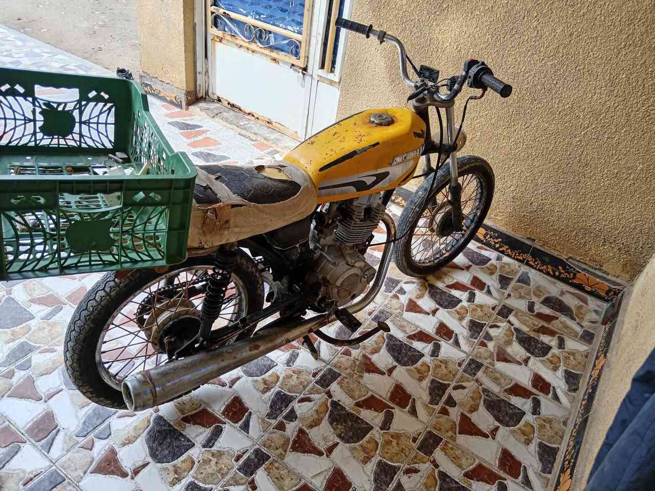 دراجه كلك لبيع مكينه مكفوله ب 200وبيه مجال ***********
