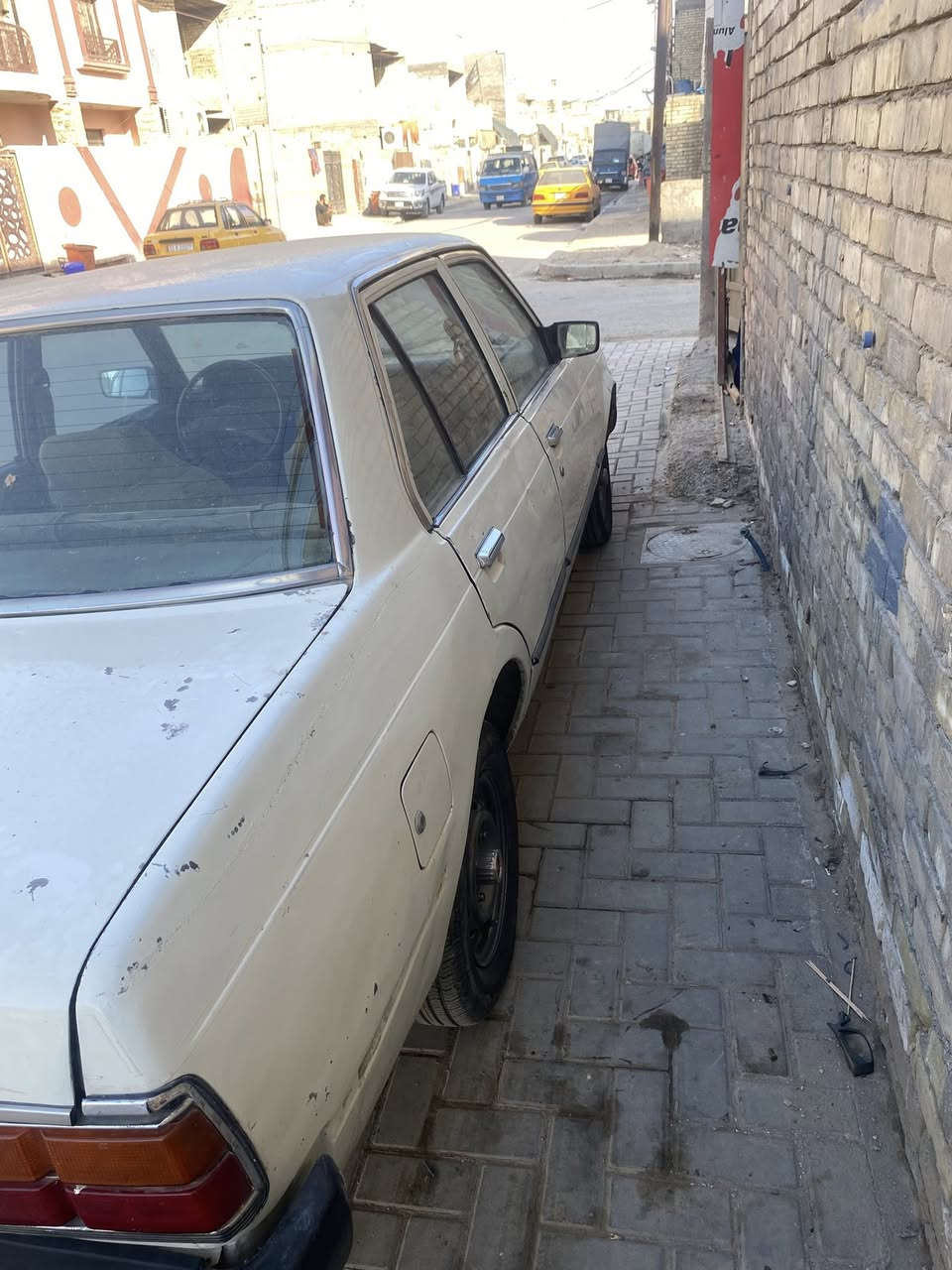 السلام عليكم
كرونه1981
سياره بلاديه 
تخم تاير مكينه وكير واكسن خير من الله 
السعر ٣٠ وبيها مجال 
***********
مكان بغداد
