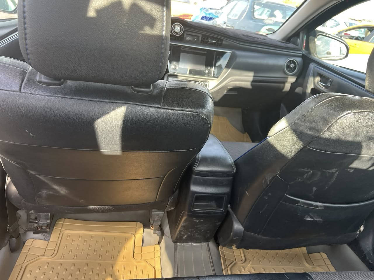 كورلا 2018 السيارة كاملة بدون نقص ضرر السيارة جاملغ يسره مع طارف البنيد بدون دواخل شرط كير مكينة شرط مكان السيارة كركوك حاليا للاستفسار ***********
