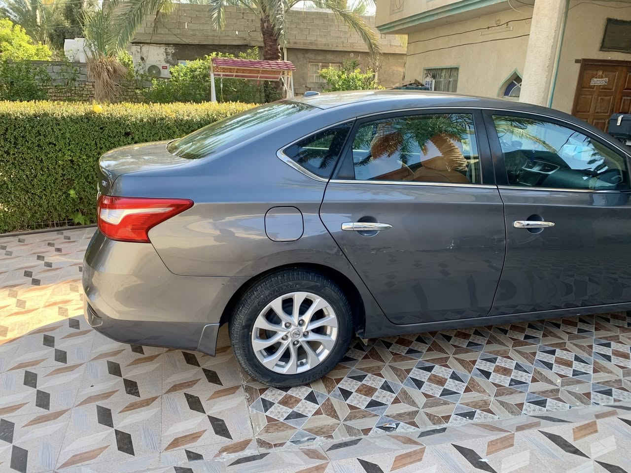 السلام عليكم نيسان سنترا موديل 2019 مواصفات SV رقم بغداد ماشية 90 بيها صبغ جاملغ الامامي ونص البنيد فقط ، كير ومحرك كفالة ، مكانها ديالى المقدادية السعر 115 
***********
