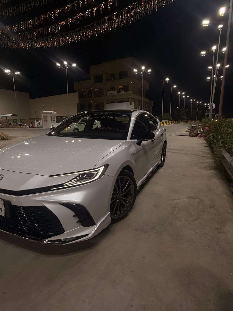 💙 تويوتا كامري
🚗 TOYOTA CAMRY HYBRID 2025

🔹 الموديل: 2025
🔹 المحرك: 2.0 لتر – 4 سلندر
🔹 النظام: هايبرد
🔹 التجميع: ياباني – تجميع الصين

المواصفات:

💎 سقف بانوراما
💎 أريل نفكيتر
💎 حساسات أمامية وخلفية
💎 رادار
💎 لايت زينون + LED
💎 كشافات أمامية
💎 بك لايت LED
💎 جنوط قياس 19 (235/40R19)
💎 حساسات ضغط الإطارات
💎 إشارة بالمرايا الجانبية
💎 مرايا قابلة للطي كهربائياً
💎 ماسحة خلفية
💎 9 وسائد هوائية (Airbags)
💎 نظام مانع انغلاق الفرامل ABS
💎 هاند بريك كهربائي
💎 نظام مانع الانزلاق
💎 تحديد المسار
💎 عداد ديجتل
💎 شاشة Apple CarPlay
💎 كاميرات 360 درجة (5 كاميرات)
💎 مثبت سرعة Cruise Control
💎 أوامر صوتية
💎 بلوتوث
💎 منافذ طاقة
💎 أوضاع قيادة Drive Mode
💎 Auto Hold
💎 مقاعد جلد كهربائية
💎 تبريد للمقاعد
💎 مقصورة تتسع لـ 5 ركاب
💎 حاملات أكواب
💎 تطعيم داخلي ألمنيوم
ماشيه 15 قبله لزياده
بيه شبر بارد بل صندوك
📞 للتواصل
📍 شارع فلسطين 
📞 ***********
