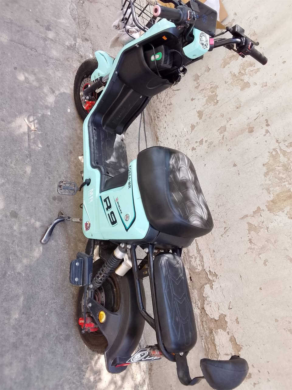 ماطور البيع R9 بعد جديد و نظيف كلش  بطاريات جديد
سعر425 بيها 
رقم الهاتف ***********
