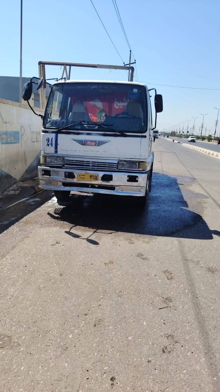 السلام عليكم
 دنكر هينو طيرة 
جاهز تحمل ماي وتبيع لا تبخير ولا تنقيص 
تانكي نضيف ومصبوغ 
تخم تايرات  
الحمولة 8 طن
السعر 115 وبيه مجال

للاستفسار أكثر ‏‪***********‬‏
