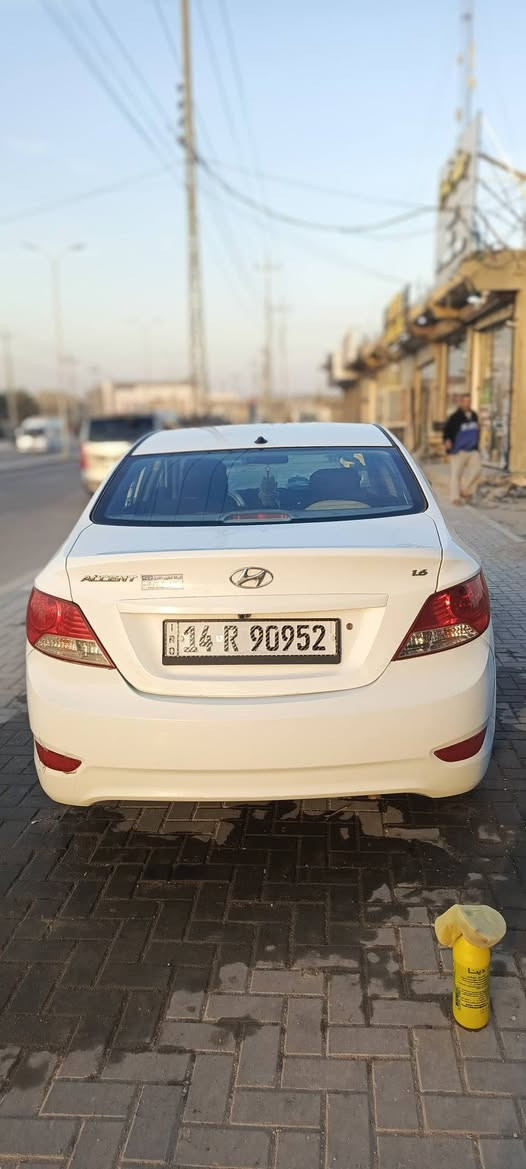 سلام عليكم ***********
هونداي اكسنت موديل 2015 خليجي حداديه لكدام توا ذابها وكداديه خلفيه يرادلها دبلات بس ولسياره نضيفه حيل حادثها بل سندوك وشويه بل جاملق لخلفي للامانه سياره حلوه رقم جديد وشرط لتحويل سنويه لل27 عنوانها ابو لخصيب العوجه البصرة, العراق
