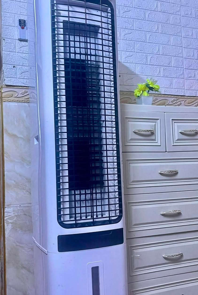 مبرده كمڤيره داخليه
الحجم الكبير
برودتهه تخبل و ما تسوي بوخه
استعمل قليل بعدهه جديده
سعرهه 225
بغداد / حي اور 
***********
