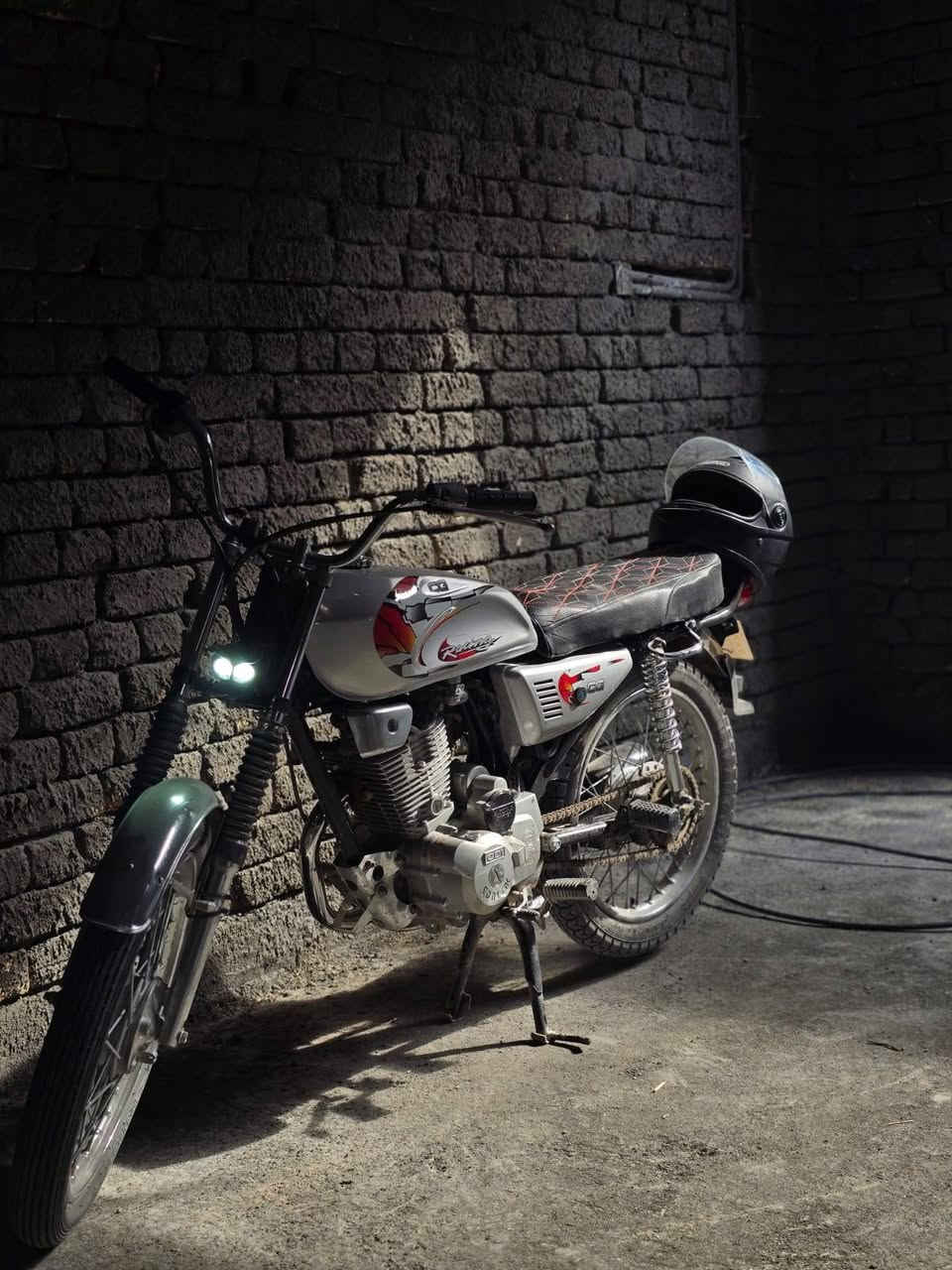 سلام عليكم اخوان دراجه كلك للبيع مثل ما واضح بلصوره وبعد احنه بلواقع دراجه نضيفه السعر 500 وبيه مجال المكان البصره الهارثه وبخدمة الشراي للتواصل
***********
