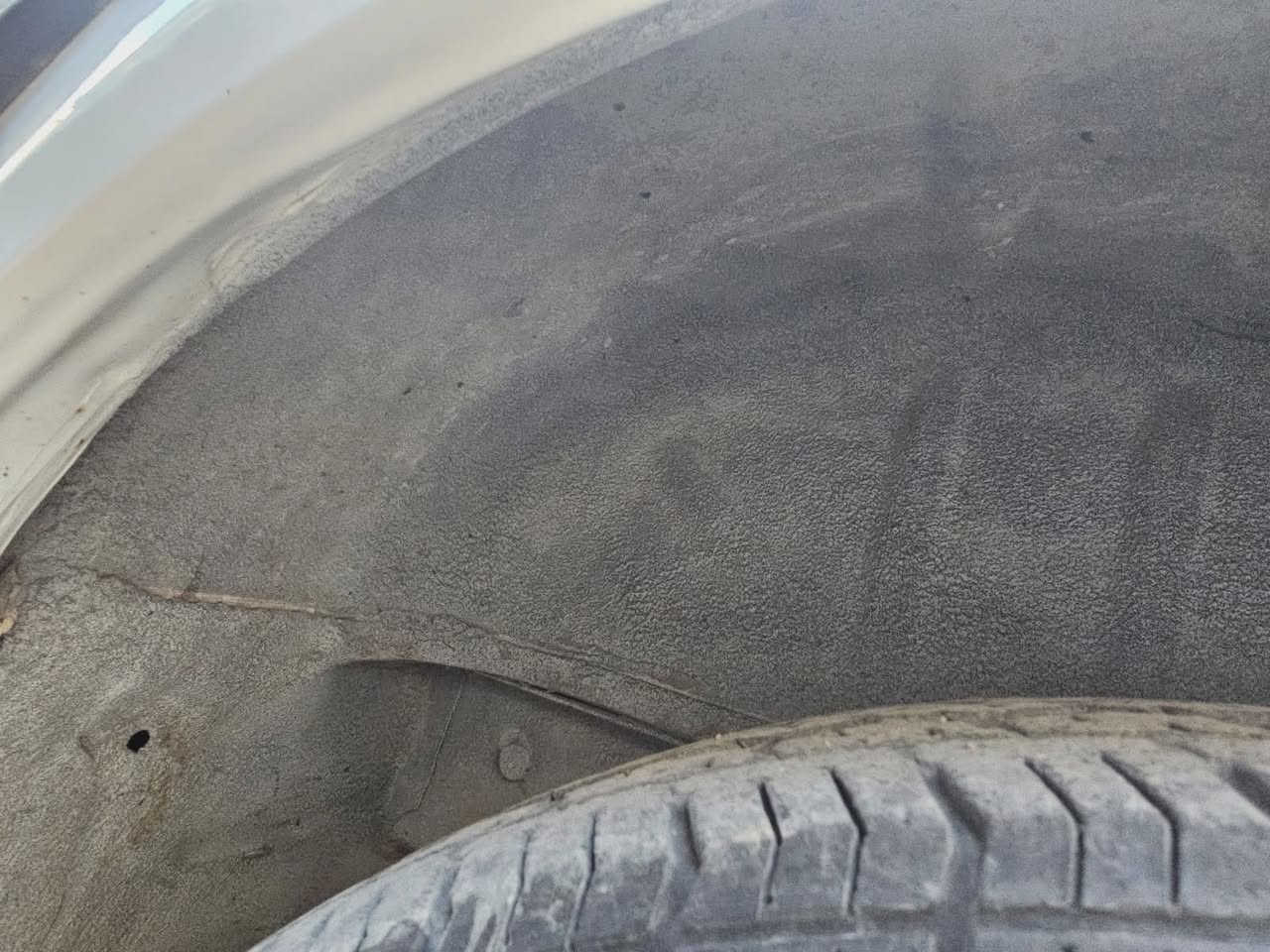 سلام عليكم فتون ٢٠١٦ سياره جديده مكينه كير اكسن خير من الله تبريد شغال صدر خلفي ولا أمامي جديده مدوشمه جديده سياره عل وضع شركه ماشيه ٢٠٠ الف رقم بغداد بسمي انكليزي مكان بغداد هاذ رقم ***********
