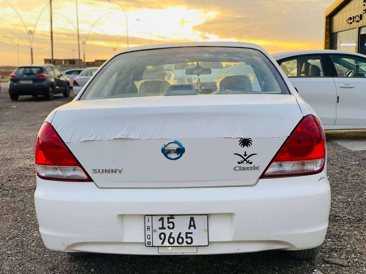 السلام عليكم بسعر مناسب جدا نيسان سني  ٢٠١٠ محرك اسود كير اوتوماتيك رقم انبار دولي تحويل مباشر بيه صبغ قطعتين وهلال الجاملغات الخلفيه السعر ٩٢ وبيه مجال للاستفسار الاتصال ***********
