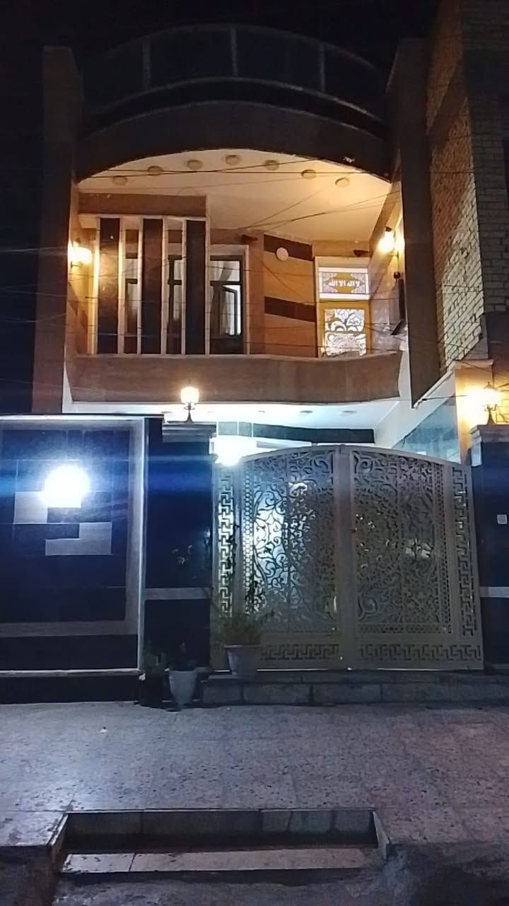 سلام عليكم بيت حديث بناء 2023 وجهه 5وربع نزال 30 م 158 م داخل لبيت 4 غرف نوم + ستقبال + صاله + صحيات داخل وخارج لمكان جميله ثانيه قرب بنايه فلس لقديمه اي ستفسار اتصل ع رقم ***********
