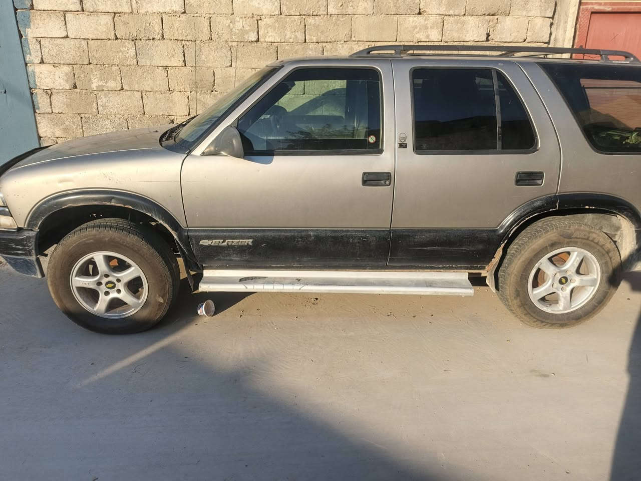 للبيع شوفر ليت كلايزر موديل 99محرك كير مال كصه بلادي كابون بيه شرط التحويل ستيرن تعبان طخم السيار جديد طخم تواري جديد الباقي كدام العين سعرها 35بيه مجال للطيبين بصيط شراي اتصل ودلل *********** إذا مراوس بكسن كي ريو الفرق اقصاد عادي
