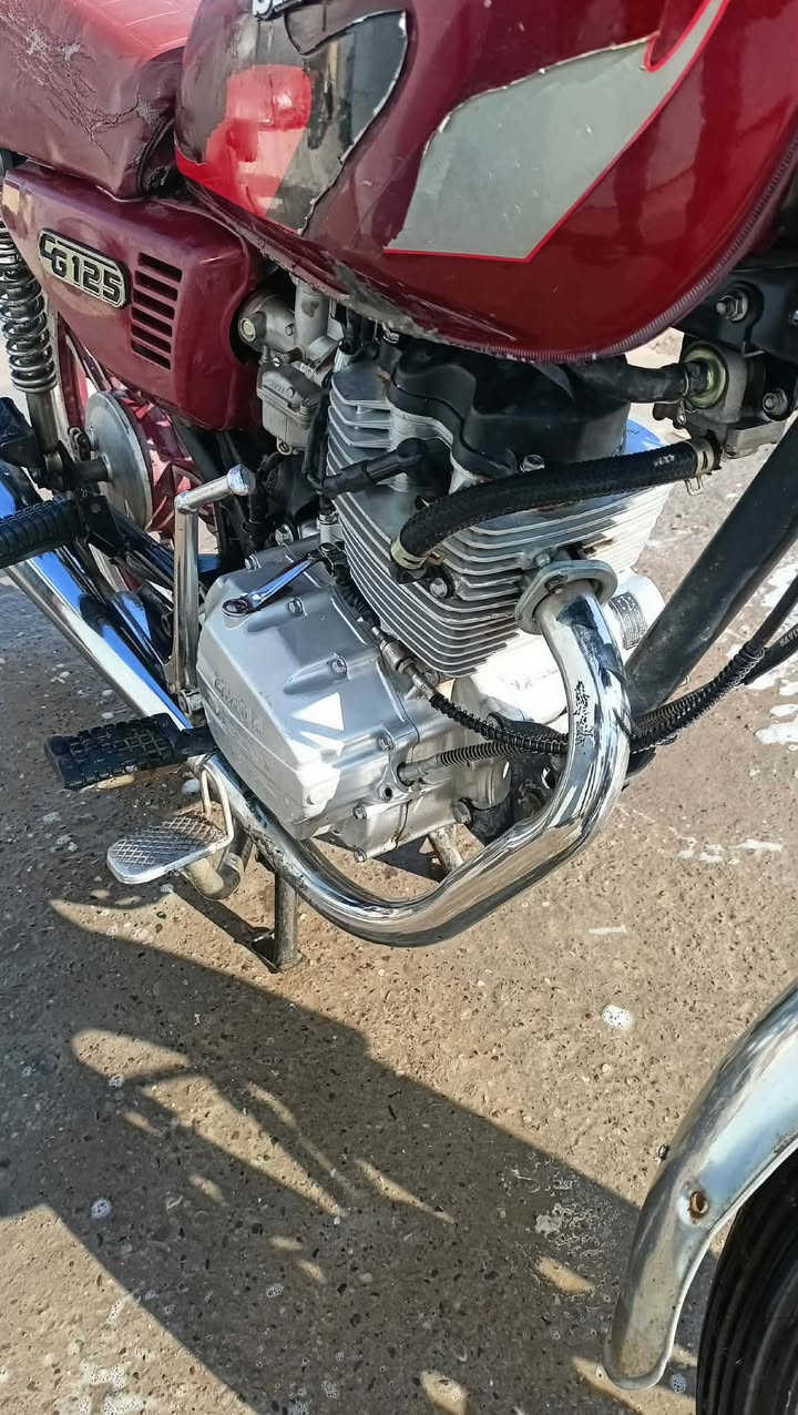 السلام عليكم موطور سافان موديل عشرين نضيف حيل متوازي على بيعتو السعر ٢٧٥ للتواصل ***********
