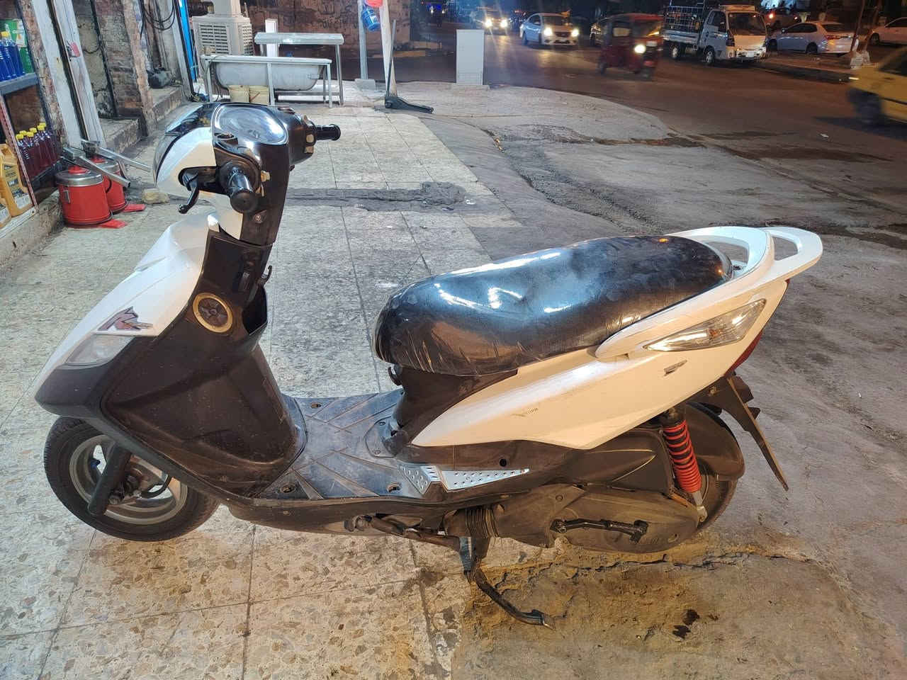 السلام عليكم للبيع ثعلب نضيفه مال رمبه كفرات مختم مكينه بلاد مابيها كل نواقص السعر 850قفل العنوان بغداد ساحه عدن ***********واتساب
