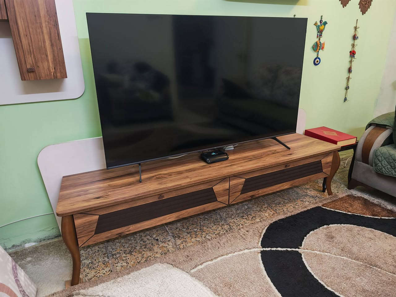 السلام عليكم
للبيع 

1. ميز تلفزيون 3 قطع شركة الحسني هوم سنتر نظافة 100% السعر 500

2 . تخم قنفات 7 نفر عراقي نظيف جدا السعر 500

3 . زولية 2 متر × 3 متر تركي درجة اولى السعر 75 

التواصل ع الخاص او ***********

العنوان / شهداء البياع
