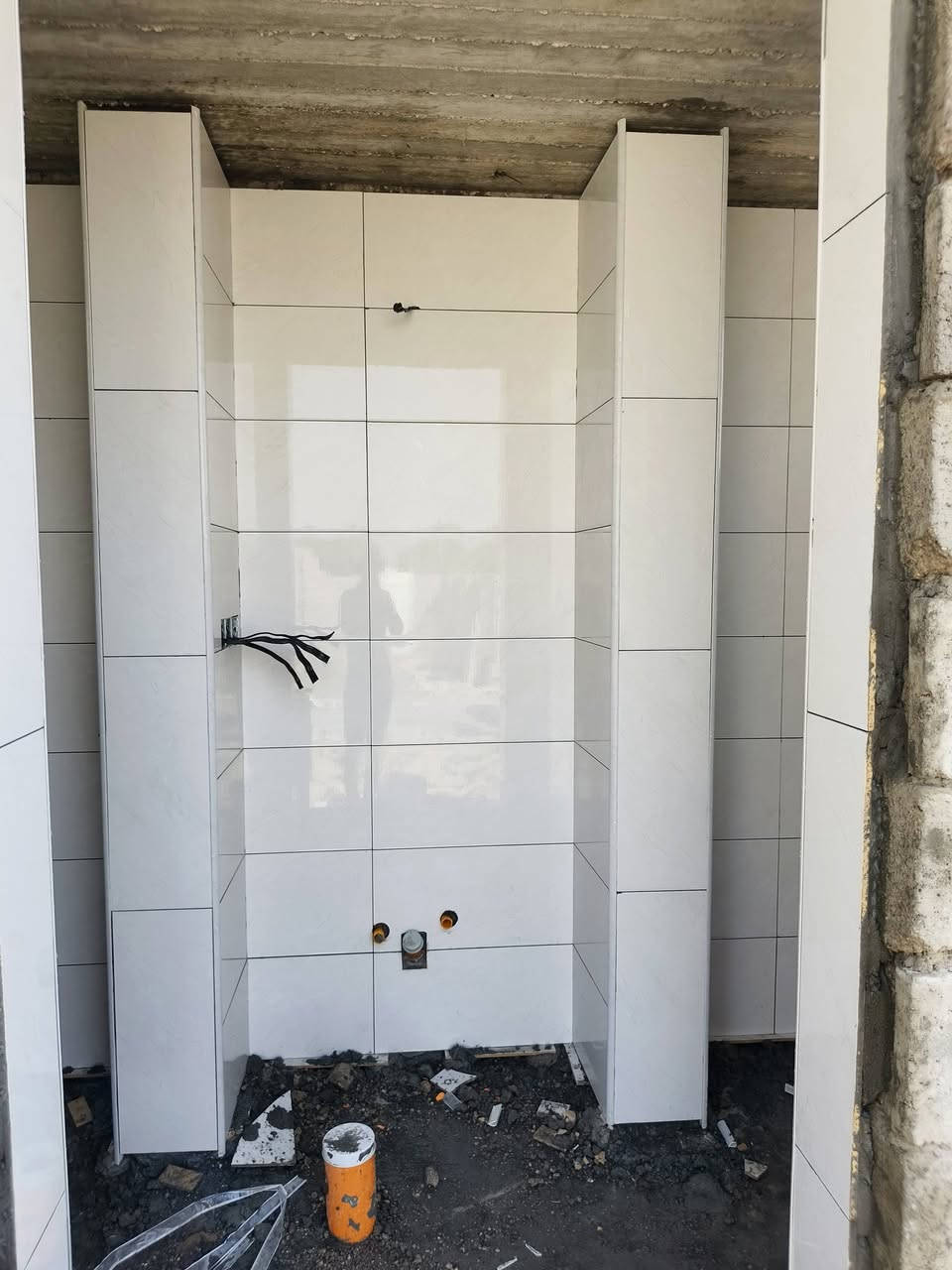 السلام عليكم كادر سيراميك شغل درجة اولى متفرق حالياً
***********ابو حسن 
***********ابو سدرة
