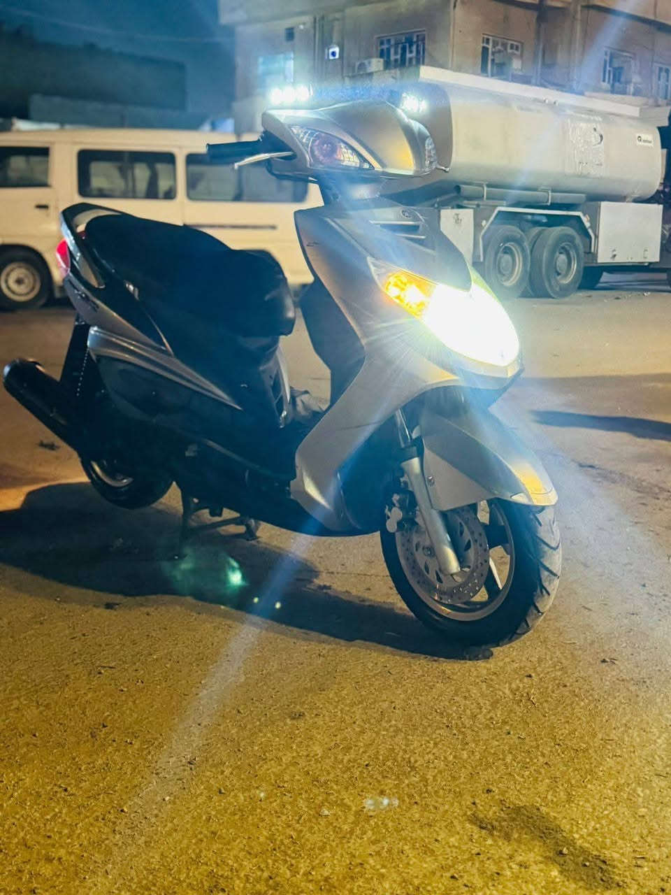 السلام عليكم...سكنس فحل...ياباني
الدراجة ما صار هواي نازلة رمبة الدراجة كلها بلادية 
و ممفتوح برغي بيها ومكفولة... ***********
