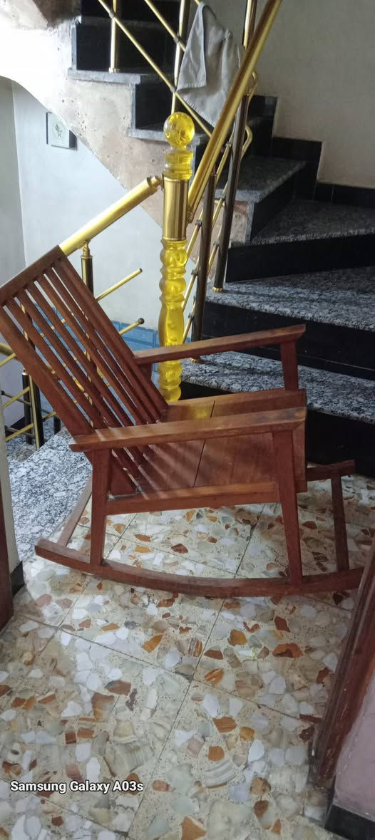 أغراض للبيع ..للاتصال ***********
