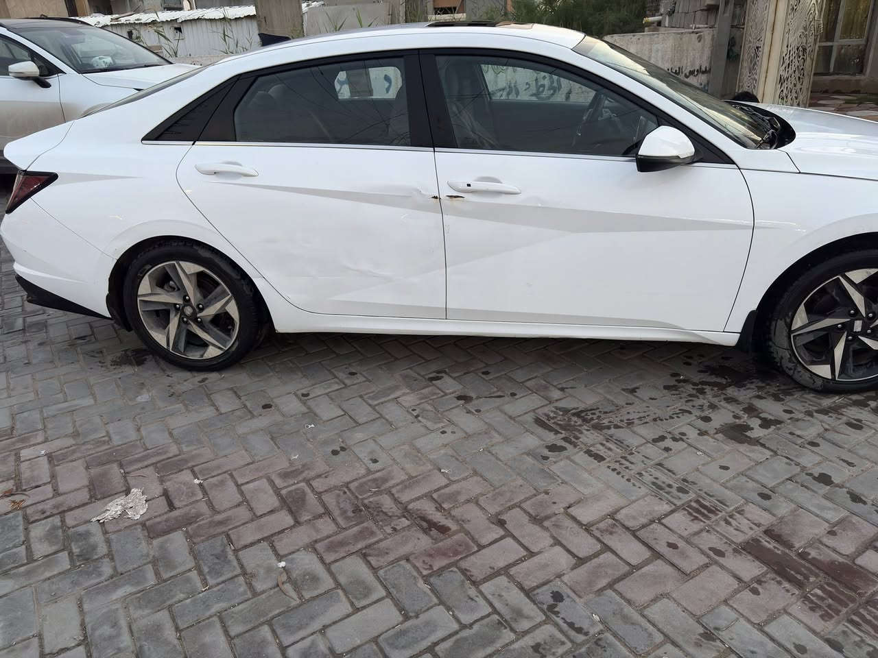 سلام عليكم النترا لبيع خليجي 2023 فول بيه طخ بابين مثل موضح بصوره العنوان بغداد السعر 155$بيه مجال التصال ***********
