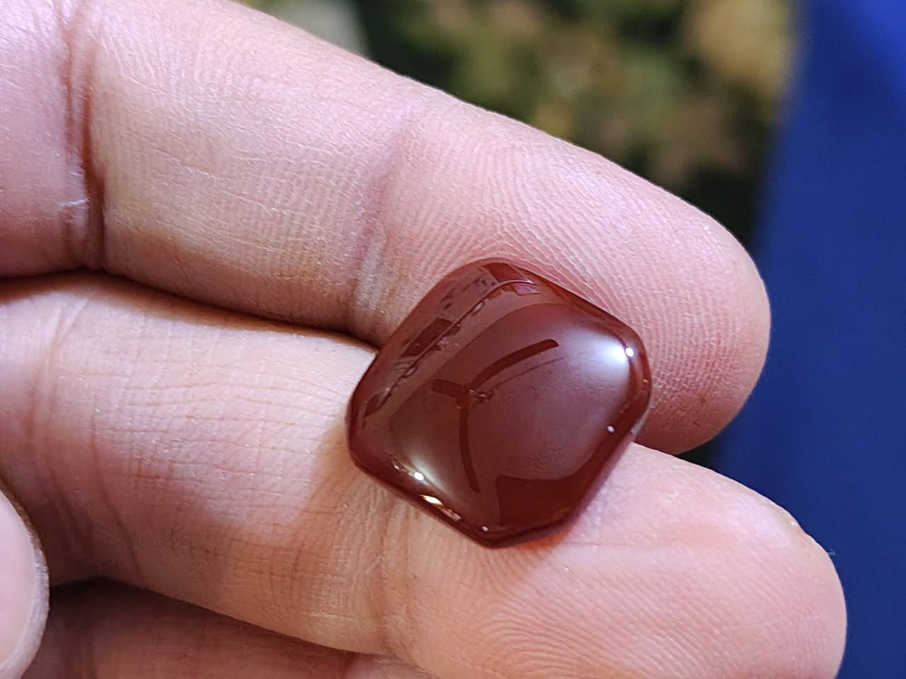 عقيق يماني احمر دموي خامه ملكيه نخب اول غير معالج ذمه السعر 45 الف للطلب ***********
