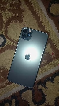 آيفون ١١ برو ماكس • ٢٥٦ • فيس ايدي يحتاج برمجة