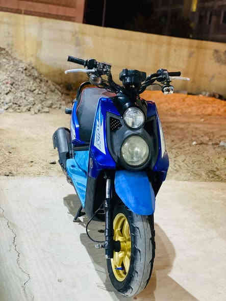 سلام عليكم دراجه البيع سكنس جبلي طالعه من الحاويه زيتون صارله 3شهر وصل موجود دراجه كفاله وعليه تزويد كلش هواي سعرها مليون ونص 
*********** مكان مجمع تينه
