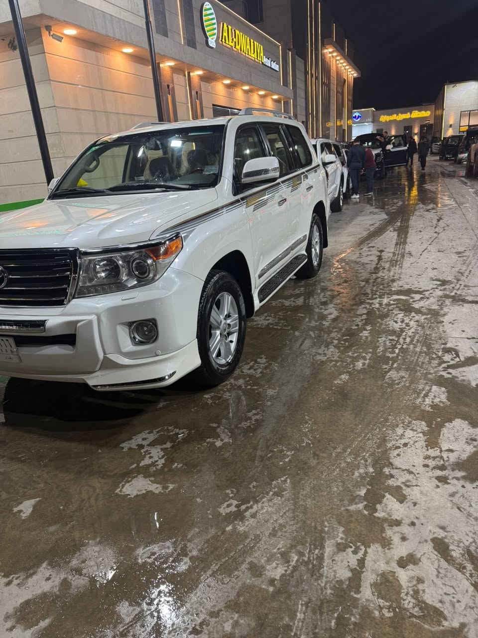 لاندكرورز 2014
كفاله من الضربه والصبغ 

ممشى قليل

تخم تاير

صدر جديد 

مكينه6 سلندر 
السياره بحاله الوكاله 

السعر 4شدادت قفل

مكاني بغداد المعامل 

‭0770 567 5410‬
