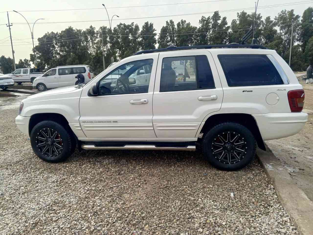 ياالله جيب شيروكي موديل 99 فول مواصفات رقم كربلاء مشروع وطني تحويل وين مايعجبك سياره مكفوله كفاله محرك وكير ففتي 3000 تخم تاير حداديه جاهزه.تبريد  ويل 17 سياره احله من الصور مال جناي للبيع السعر 58 وبيها مجال للطيبين رقم الهاتف *********** مكان السياره ناصريه قضاء الدوايه
