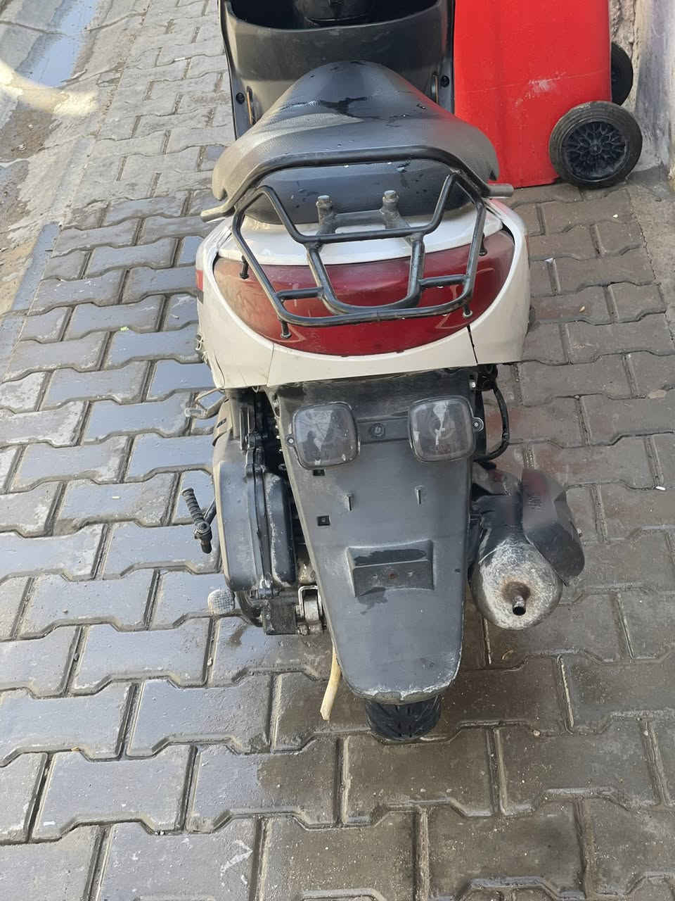 دراجه بريز نضيفه مجفته وكهربايات كلهة شغاله سعر500وبيه مجال بغداد الغزاليه شارع ضغط ***********
