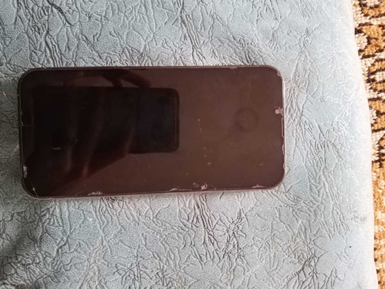 آيفون 13 برو ماكس للبيع  ✨
الموديل: iPhone 13 Pro Max.

اللون: سييرا بلو (Sierra Blue) الملكي.

الحالة: الجهاز نظيف جداً، استخدام شخصي راقي

شاشة ProMotion

يوصلك للبيت فحص عند الاستلام 

شاشة نظيفة فقط شاشة الحماية تكدر تستبدلها 

الجهاز شغال 100% وبدون أي مشاكل تقنية.
السعر 600 بيه مجال بسيط 

للتواصل : ***********
              او خاص على صفحة الماسنجر هذه
