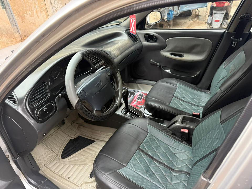 دايو لانوس كوري 2000
محرك1800كير اوتوماتيك
صدر جديد تخم تاير ويل كب
غرفه ع وضع شركه بدون اخياس
سياره جاهزه سعر44وبيهامجال 
عنواني بغداد الدوره رقمي
***********
