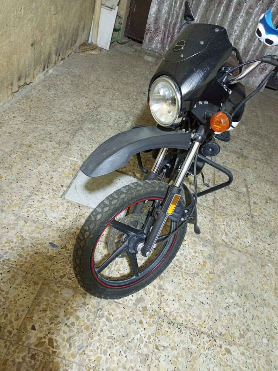 دايون جبلي طالعة ب2025موديل 2023 للبيع رقم دهوك بدون لوحات فقط سنوية عندي بسم الصقر الذهبي السعر مليونين و100 قفل *********** مشتغلة دلفري 6اشهر وصارله 8 اشهر متروكة
