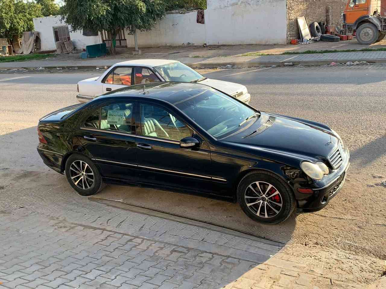 سي ٢٨٠ مديل ٢٠٠٦ محرك   ٣.٥  v6
رقم بغداد باسمي محرك جديد 
كير جديد 
حداديه جديده  
تبريد ثلج 
بيهه رش اربع قطع 
داخل سياره جلد وكلش نضيف 
ومواصفاته معروفه 
 
مكان سياره نجف 
ستفسار تصل ***********
سعر مناسب
