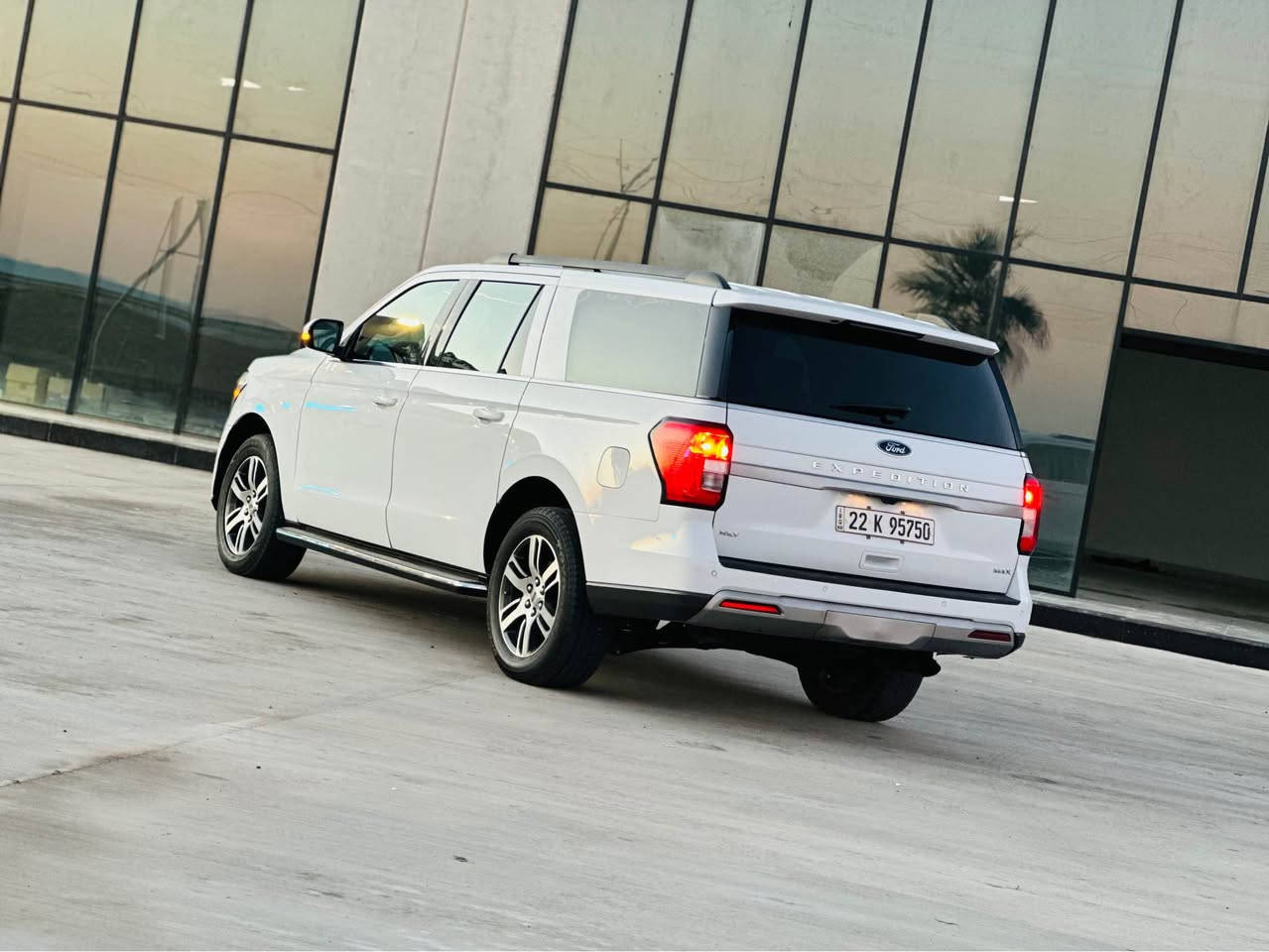 فورد اكسپدشن max ٢٠٢٢ مرقم جاهز
سعر 278بلاش
ضررخفيف شبرين صبغ حافة البونيد فقط و جاملغ مبدل اصلي شركة بدون صبغ بدون دواخل حادس سياره.  موجود ايرباكات سيتم فئة xlt  فول مواصفات عدا فتحة مكانها اربيل
سياره جاهيز بدون مسرف
سيار موجود اربيل اكر, نينوى


**إذا كنت صاحب هذا الإعلان وتريد حذفه لأي سبب، رجاءا أرسل رسالة إلى الدعم الفني**