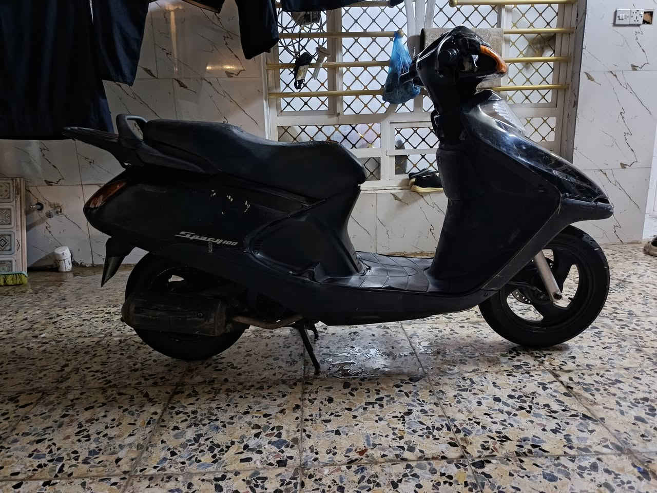 دراجه سبيسي ياباني نضيفه للبيع نگره سلف شوكت متريد كهربائيات كلها شغاله تايرات جدد السعر ٢٣٠ العنوان بغداد الكرخ لاستفسار ***********
